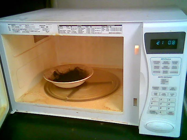 Most Efficient Ways To Clean A Microwave