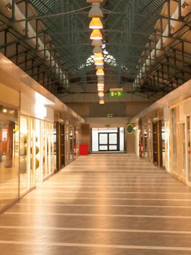 seasonal cleaning for retail shopping