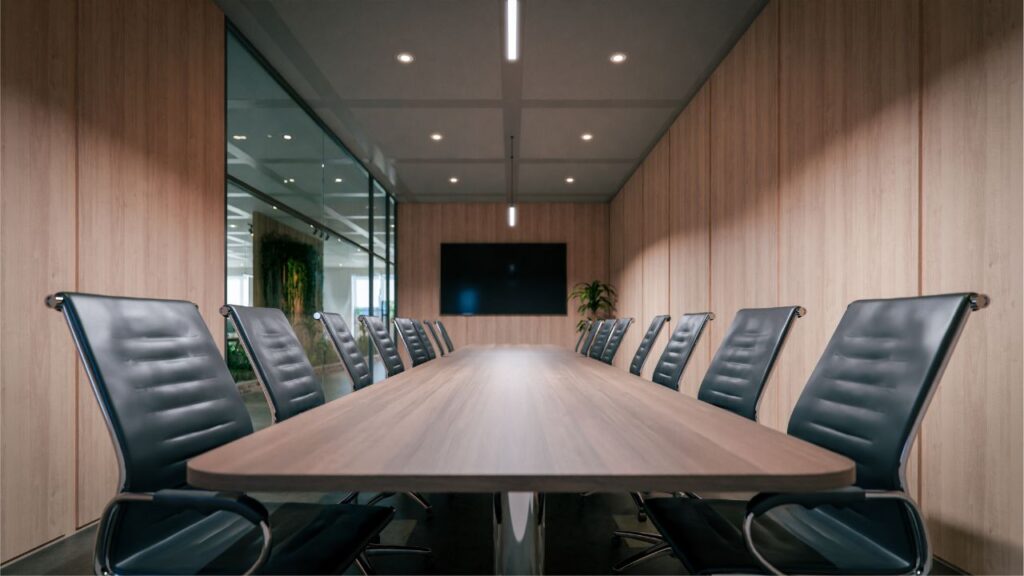 office-meeting-room-black-screen-chairs
